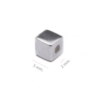 Cuenta Cubo largo 5 mm en...